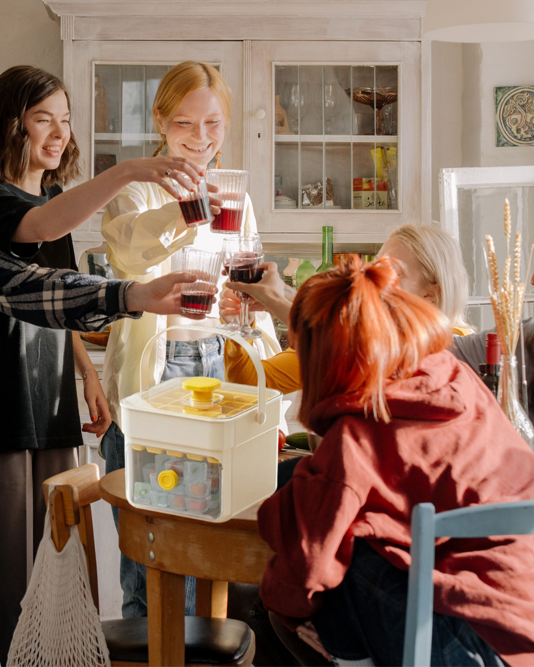 Famille et boissons fraîches